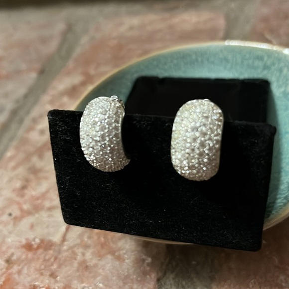 Carolee Vintage Sparkly Crystal Silver Cuff Style Clip on Earrings - Picture 3 of 14